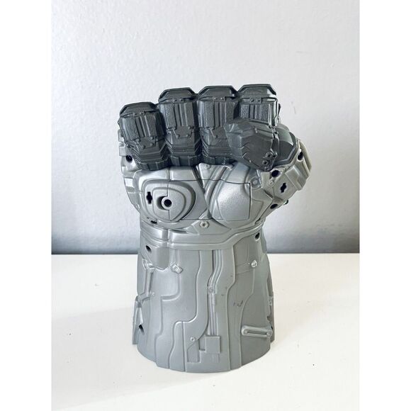 Marvel Avengers: Endgame Electronic Thanos Gauntlet Fist Roleplay Toy Hasbro - Picture 2 of 3